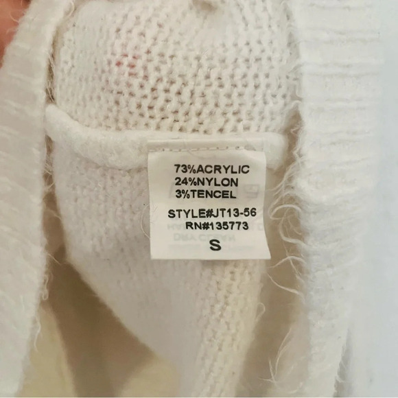 ☀️WANDERLUST Cozy Eyelash Crossover Back Sweater - Picture 6 of 7